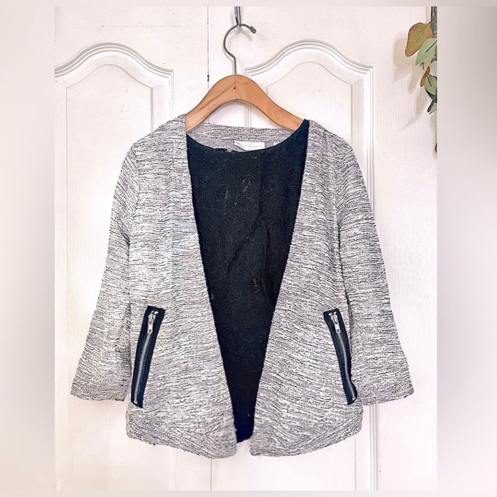 Gray Contrast Knit Point Hem Blazer Cardigan & Black Lace Short Sleeve Top